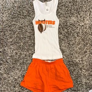 NEW Hooters Halloween Costume